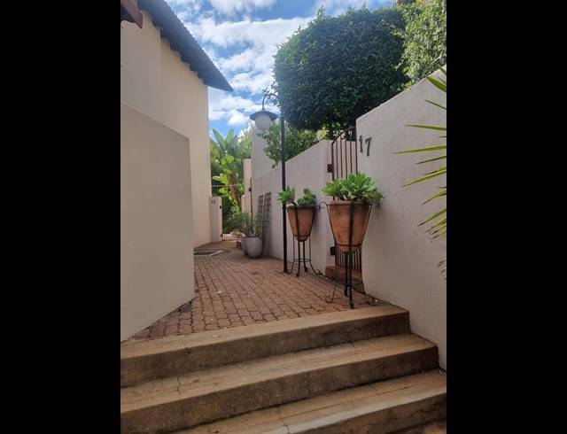 2 BEDROOM TOWNHOUSE FOR SALE IN SUNNYROCK